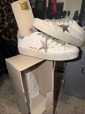 Golden Goose White Leather Low-Top Sneakers with Metallic Star size 39